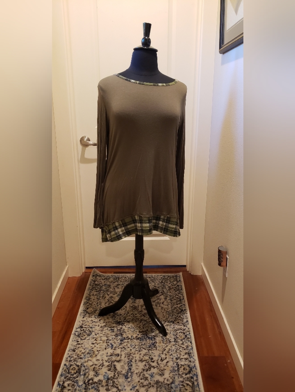 Zuilly Womens Olive Long-Sleeve Tunic with Plaid Vent And Hem
